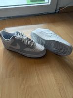 Nike grau/weiss Gr. 44