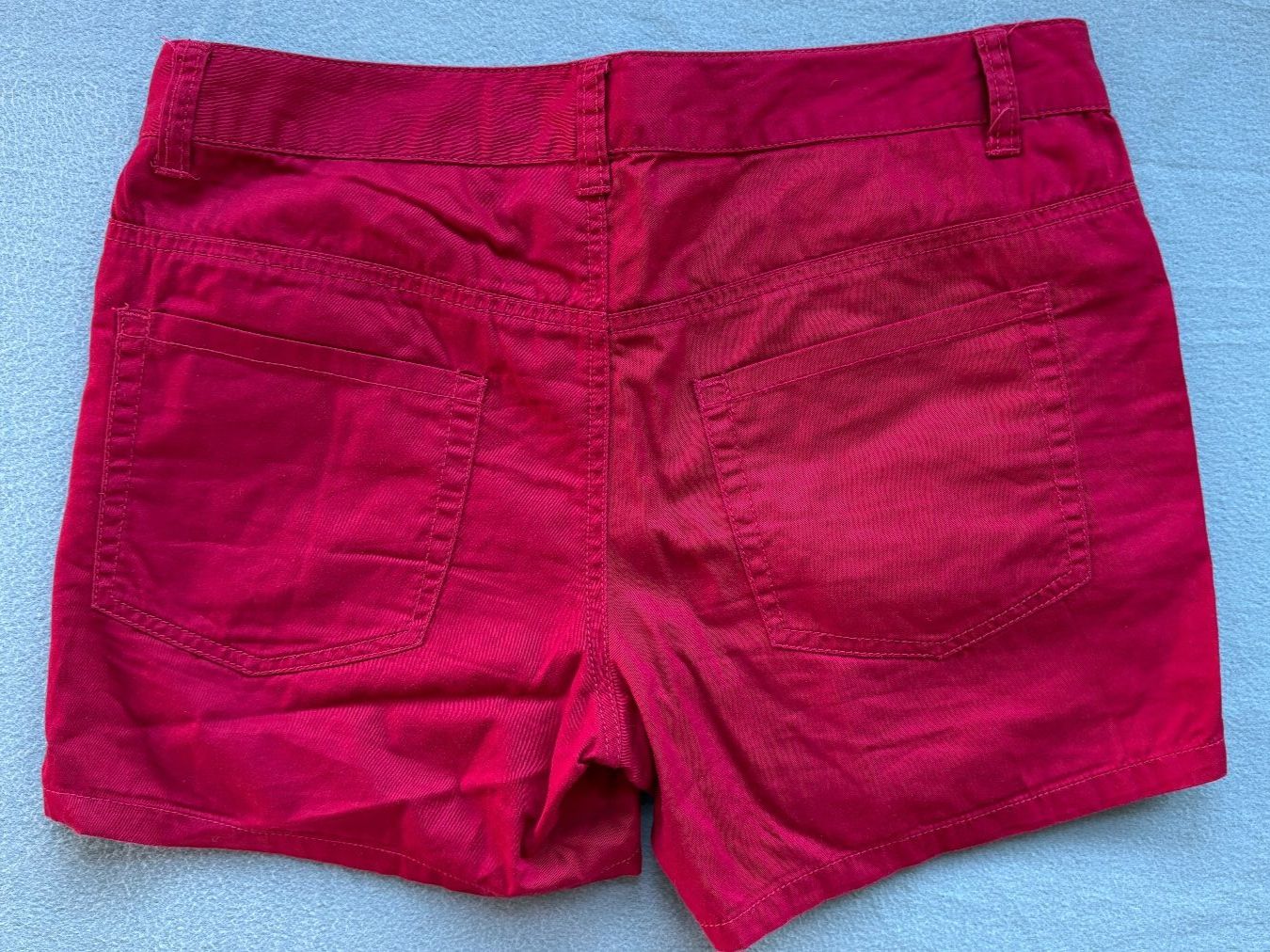 Pantaloni: Giordano kakhis shorts size 26 – Usato da Adliswil venduto da fashionholic 1