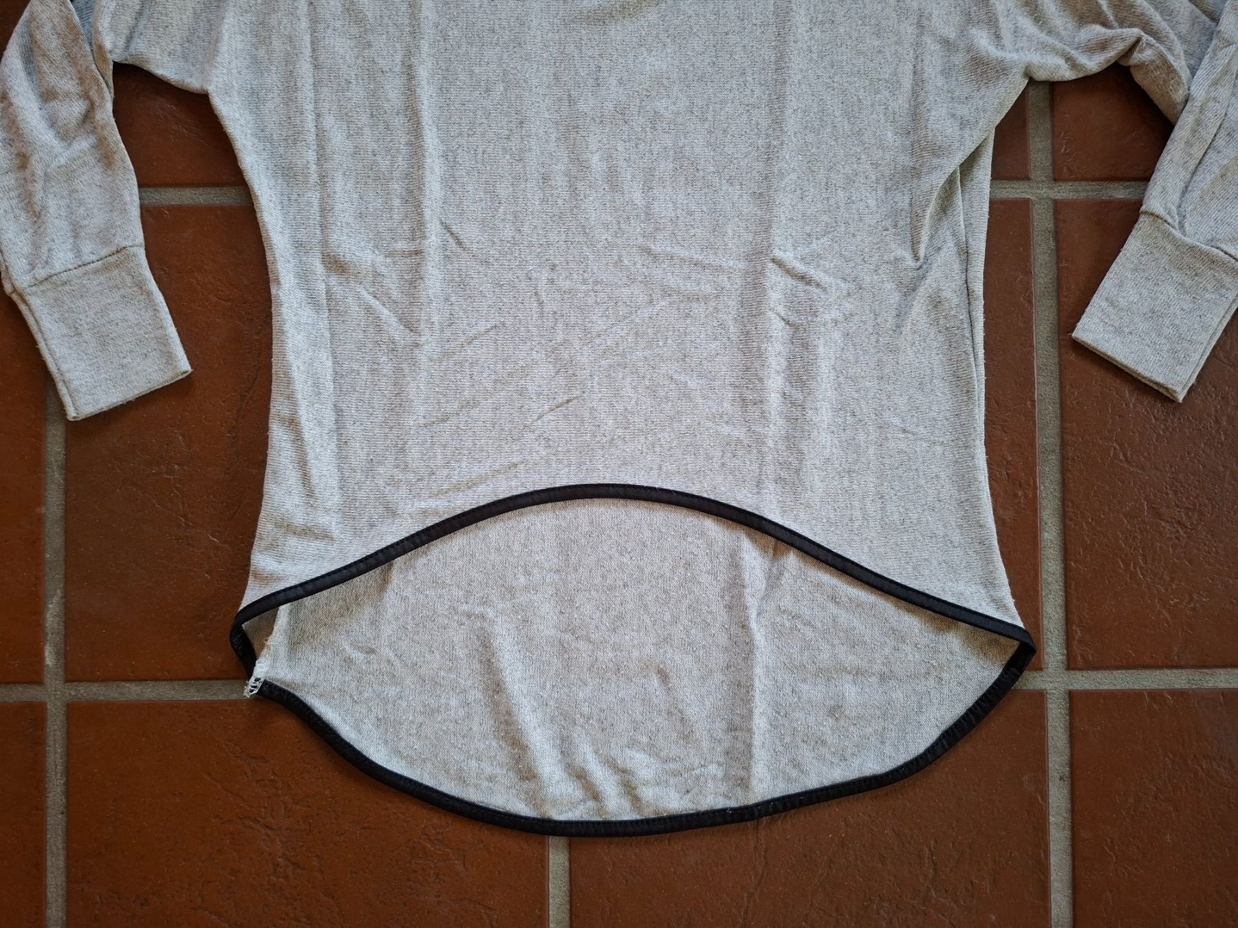 Maglioni & Felpe: Chicorée; hellgrauer Pullover mit Reisverschlussdetail Gr. S – Usato da Boniswil venduto da Totomat-Lady 2