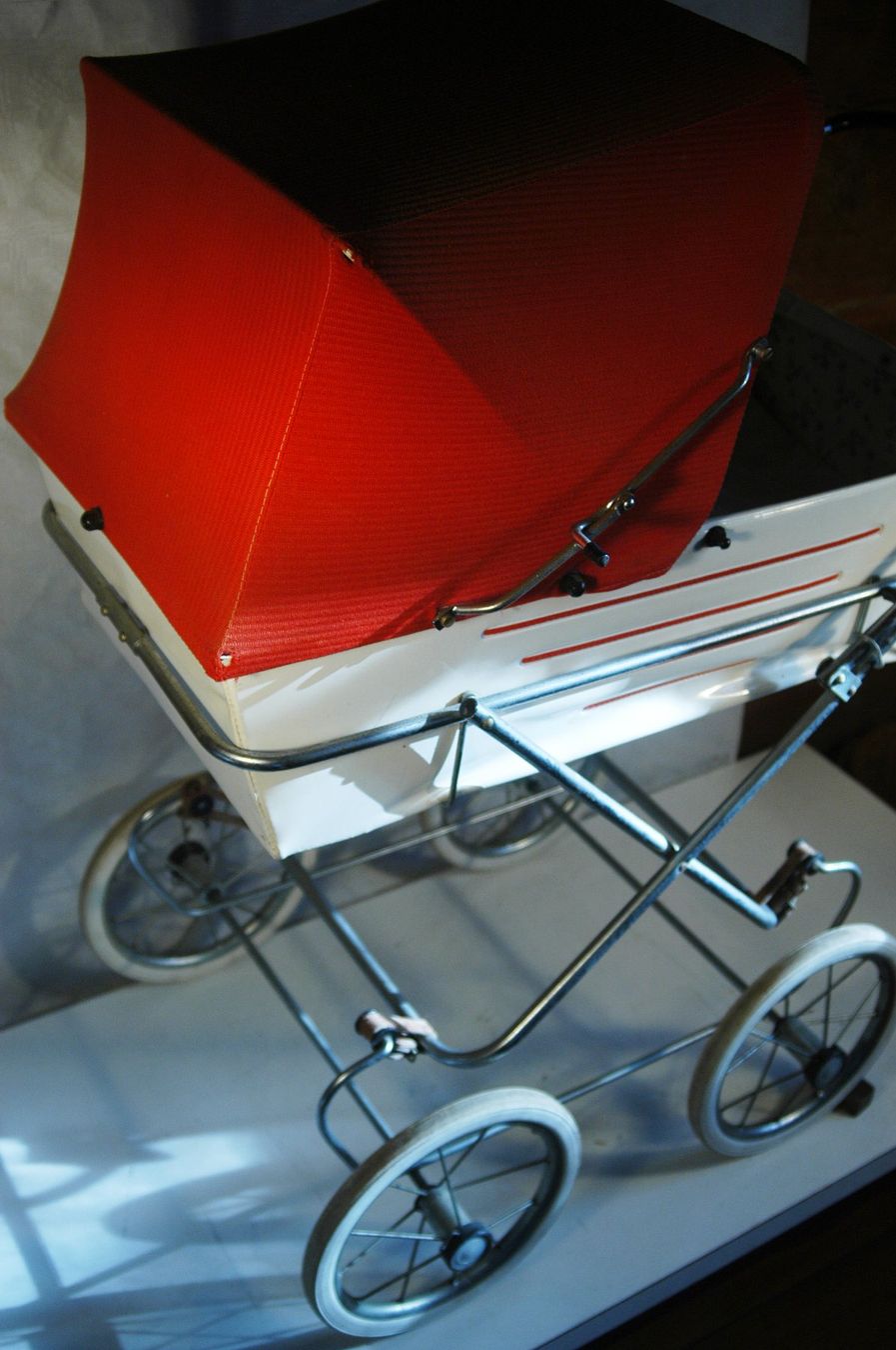 Carrozzine per bambole: Puppenwagen 50er Jahre – Usato da Herisau venduto da Wisen 3