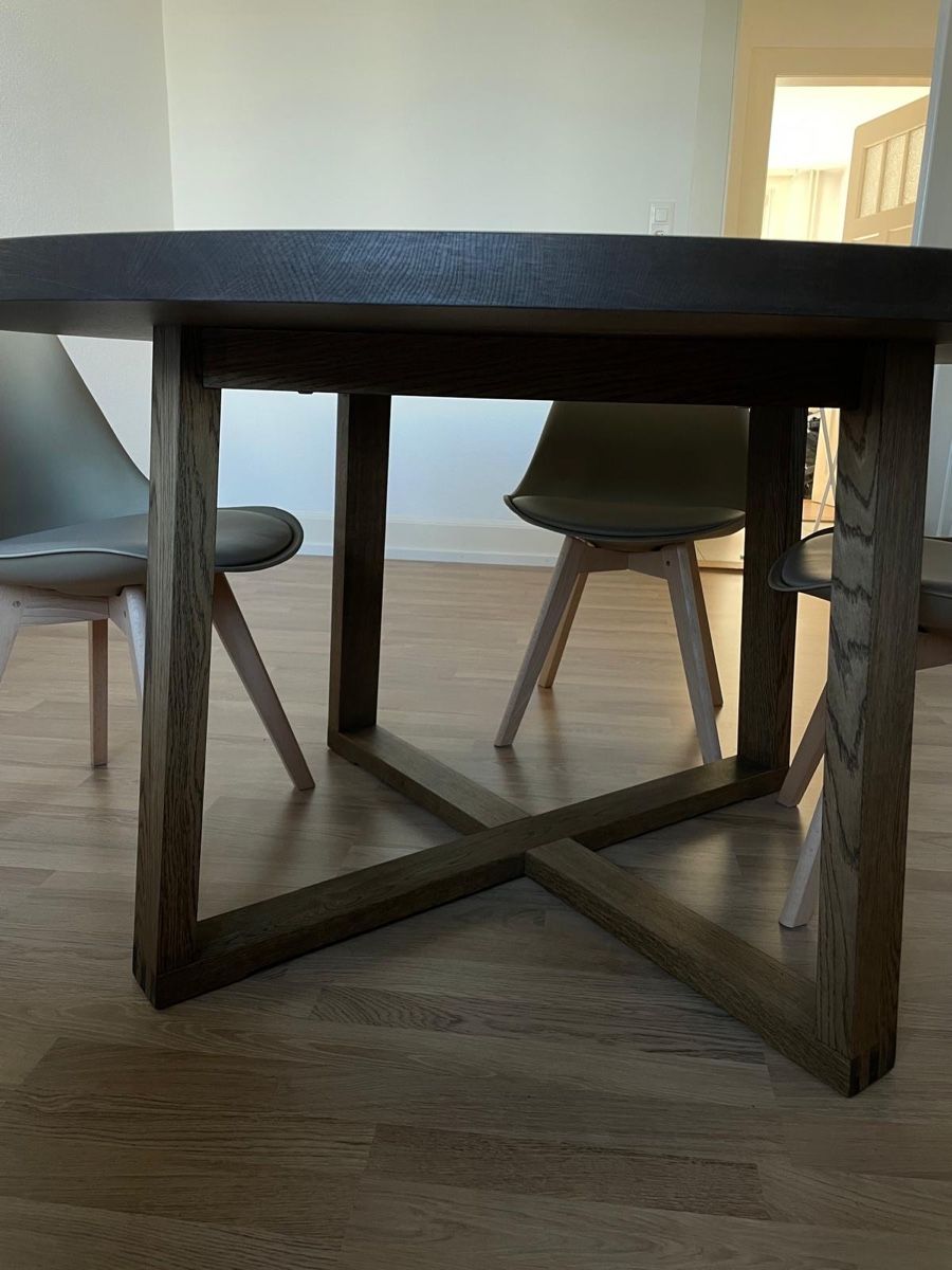 Tische: Tisch (Eichenfurnier) – Gebraucht aus Jona von yan_sg85 1