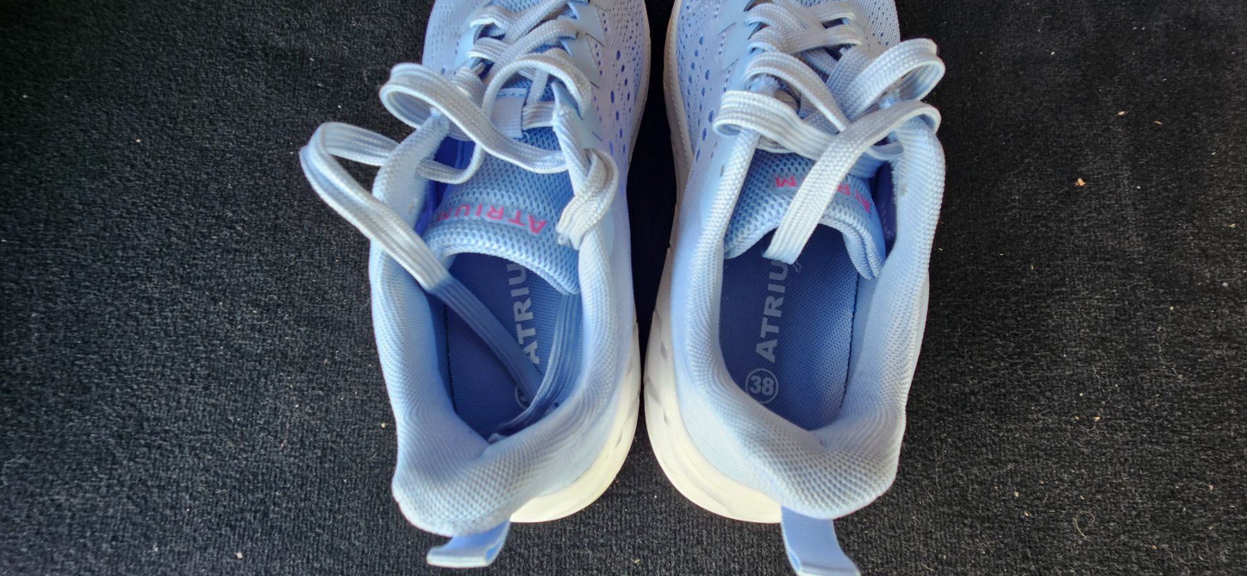 Scarpe da donna: Atrium Sneaker hellblau Grösse 38 gebrauchter Zustand – Usato da Menziken venduto da Luzerner1980 1