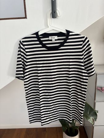 Cos T-Shirt