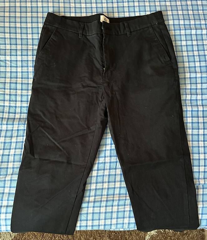 Hosen: Pantalon chino noir C&A ? taille M – Gebraucht aus Marin-Epagnier von Juventino_29
