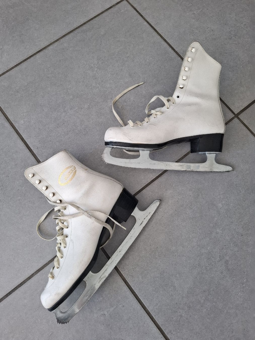 Graf Patins à glace: Patins Graf – D'occasion à Tavannes par Jessica28 1