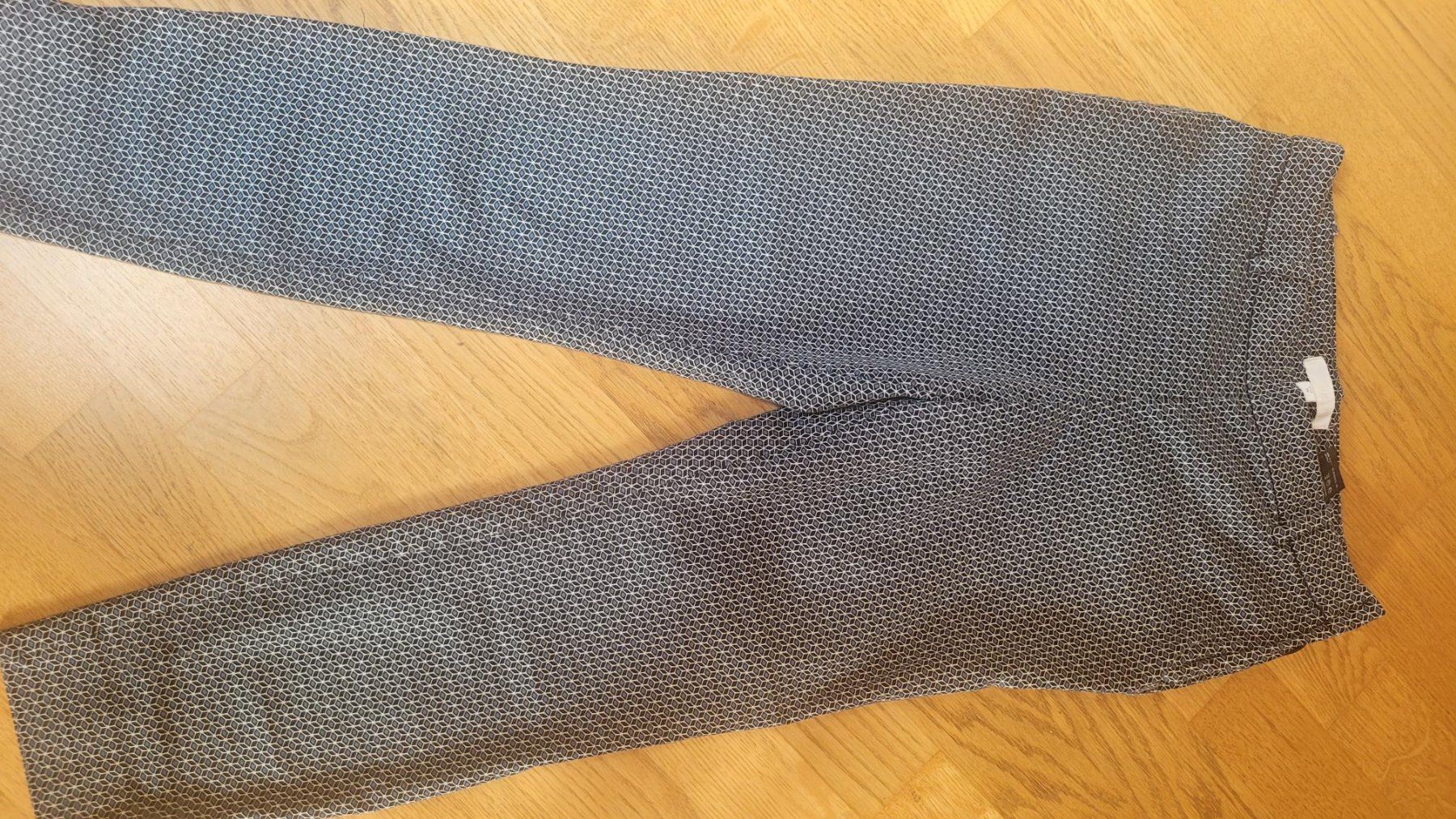 H&M Pantaloni: Sommerhose gemustert, Grösse 38 von H&M – Nuovo (secondo la descrizione) da Neschwil venduto da flower_69
