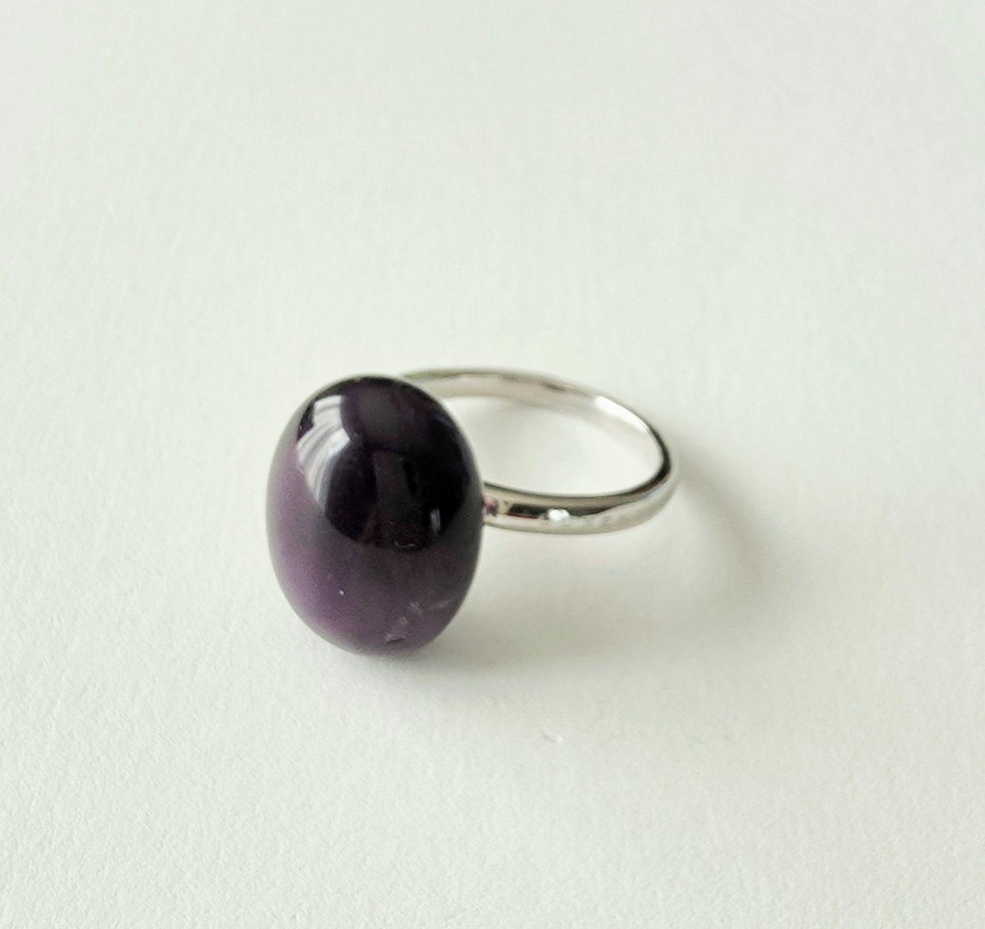 Ringe: Moderner Cabochon Natur-Amethyst Silberring 925 - Neu – Neu und originalverpackt aus Uetikon am See von Coralreef 4