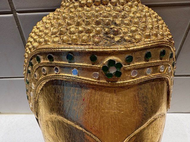 Statuette: Wunderschöner, älterer goldfarbiger Buddha-Kopf aus Holz – Usato da Gossau/ZH venduto da amazonas66 2
