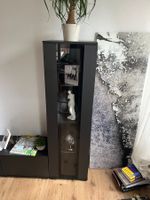 Vitrine Caro Schwarz matt – Mömax / P&B – NEU & originalverp