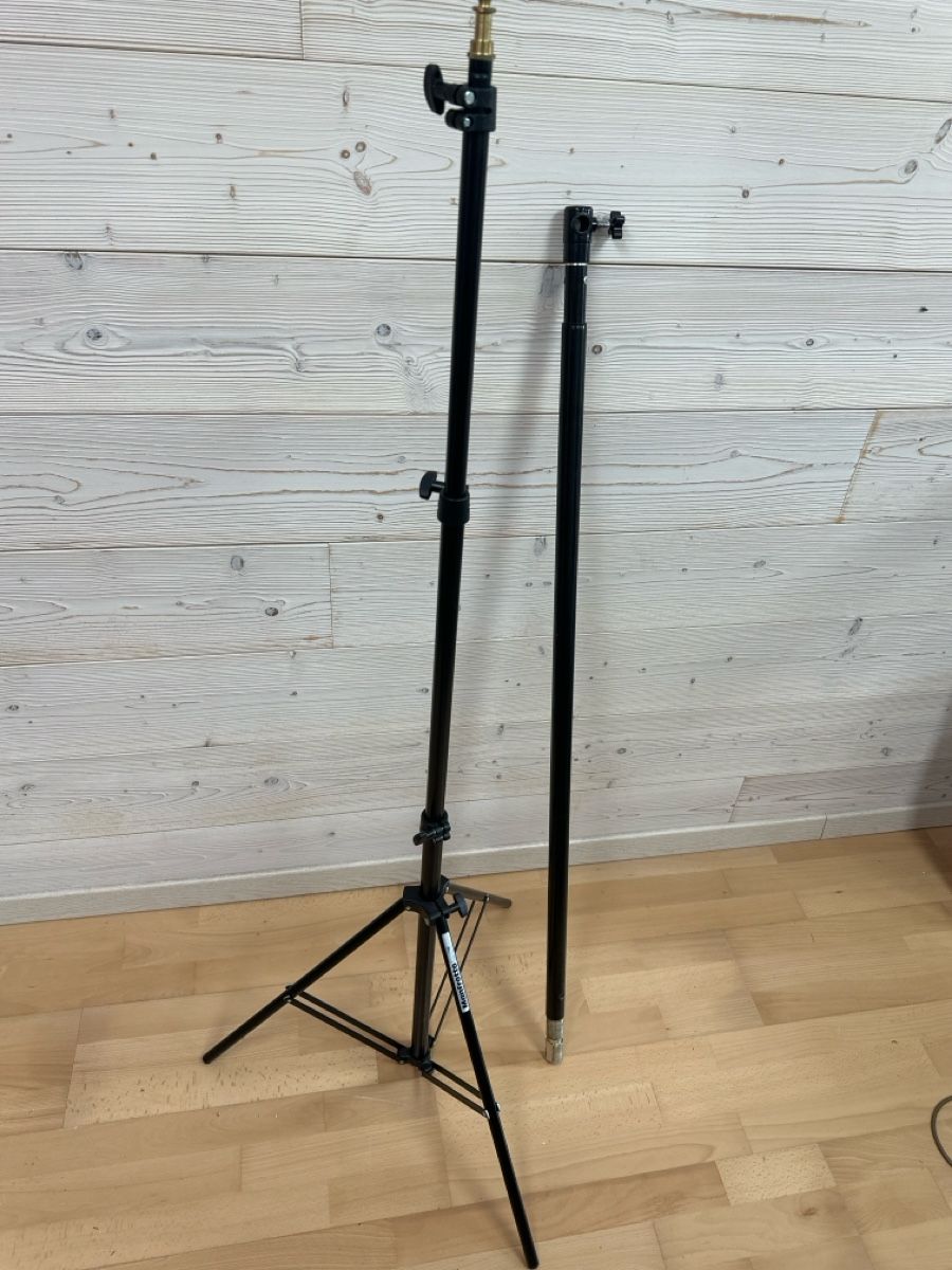 Manfrotto Treppiedi & Teste: Manfrotto Stativ – Nuovo (secondo la descrizione) da Bellmund venduto da eli_9cm8 1