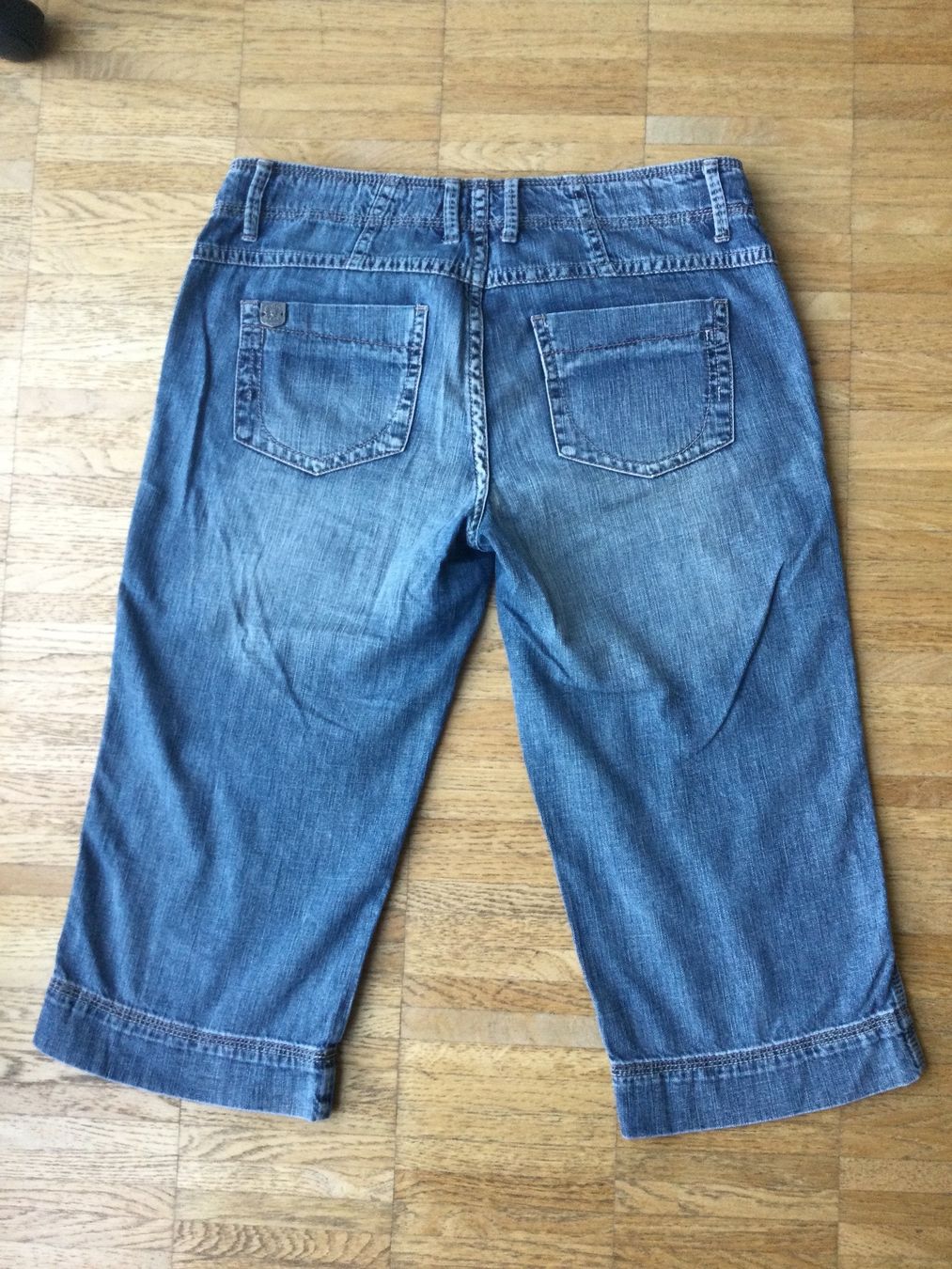 Jeans: Damen Capri Jeans Gr 29 – Usato da Zürich venduto da VorlonShadow 1