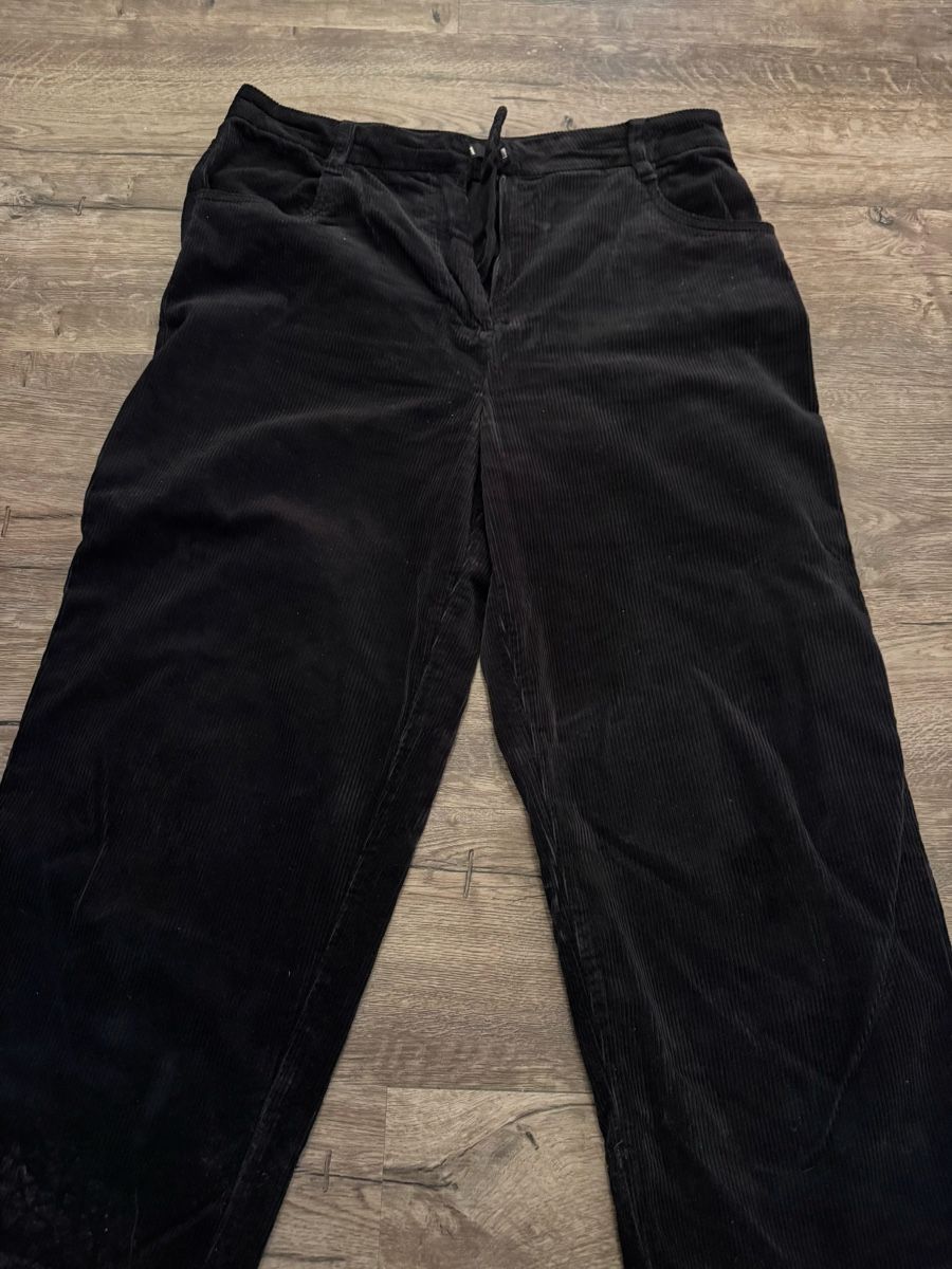 Lots de vêtements: Hosen Set, GR 30-42 – D'occasion à Pfeffingen par Twoa 4