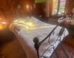 Antikes geschmiedetes Bett aus dem Onsernonetal