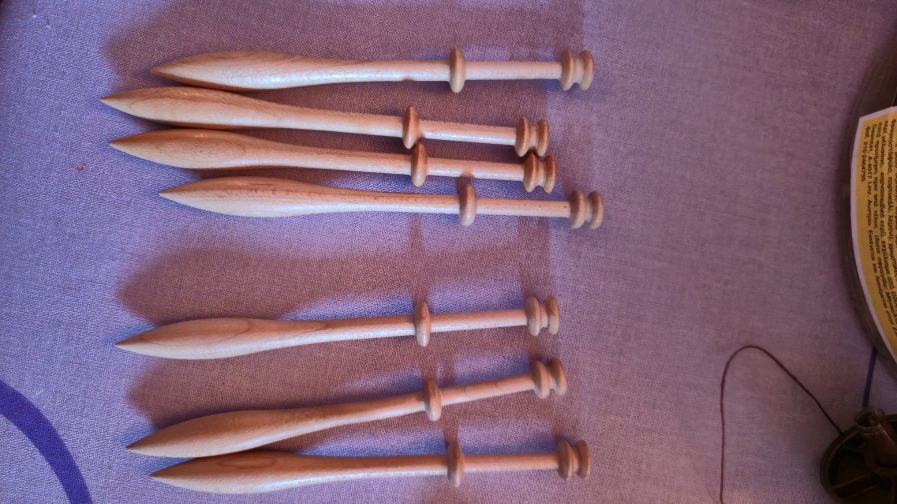 Articoli in legno: Fuseaux à dentelle Guatambu en bois – Usato da Muraz (Collombey) venduto da Kiriwi