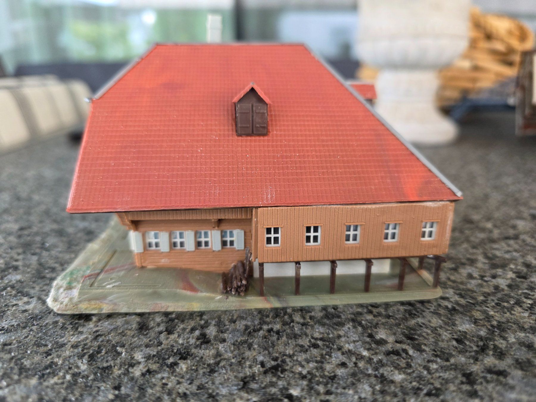 Kibri Modelleisenbahnen: Bauernhaus Emmental Spur N – Gebraucht aus Menziken von Musicmaker 3