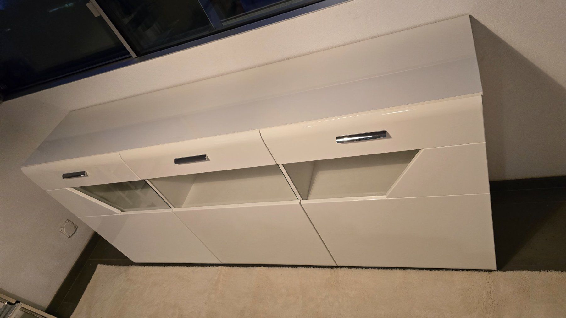 Credenze: Meuble Sideboard, Excellent état, avec miroirs – Usato da St-Sulpice VD venduto da GT3RS 3