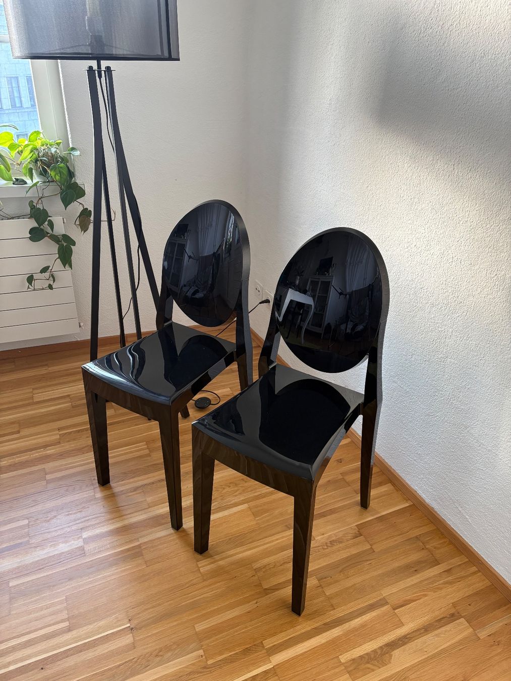 Kartell Stühle: 1 Philippe Starck Stuhl Ghost – Gebraucht aus Solothurn von See203