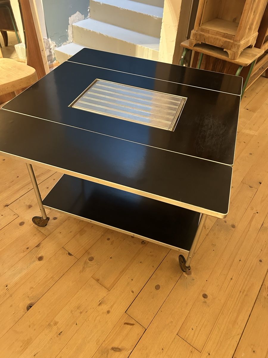 Carrelli di servizio: Mid Century Servier und warmhalte Wagen  – Usato da Zürich venduto da KuduKing 3