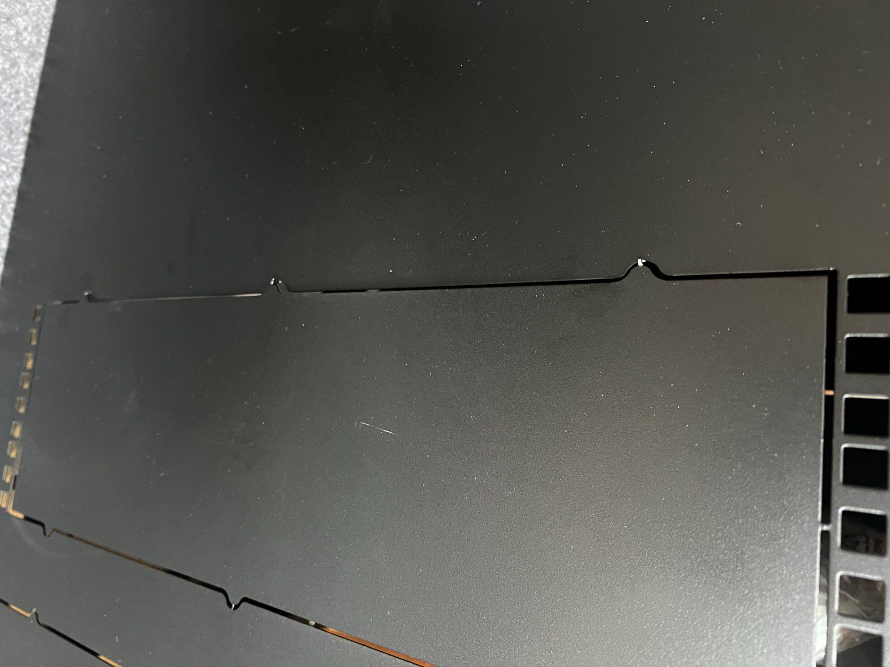 Armadi: APC Wandschrank AR106SH6 19" – Nuovo (secondo la descrizione) da Gossau ZH venduto da OrderflowAG 2