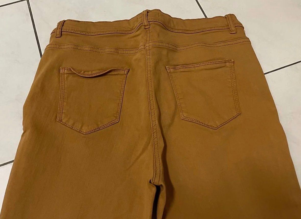 Pantalons: Hose Gr.40 – D'occasion à Basel par tif_m2h6 2
