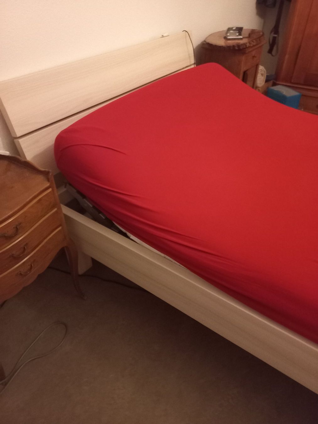 Letti: Bett mit elektronisch verstellbarem Lättlirost – Usato da Zofingen venduto da piawm 4