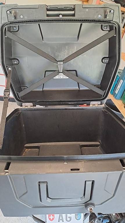 Triumph Topcase: Original Triumph Topcase – Usato da Holziken venduto da Taxiedi 3