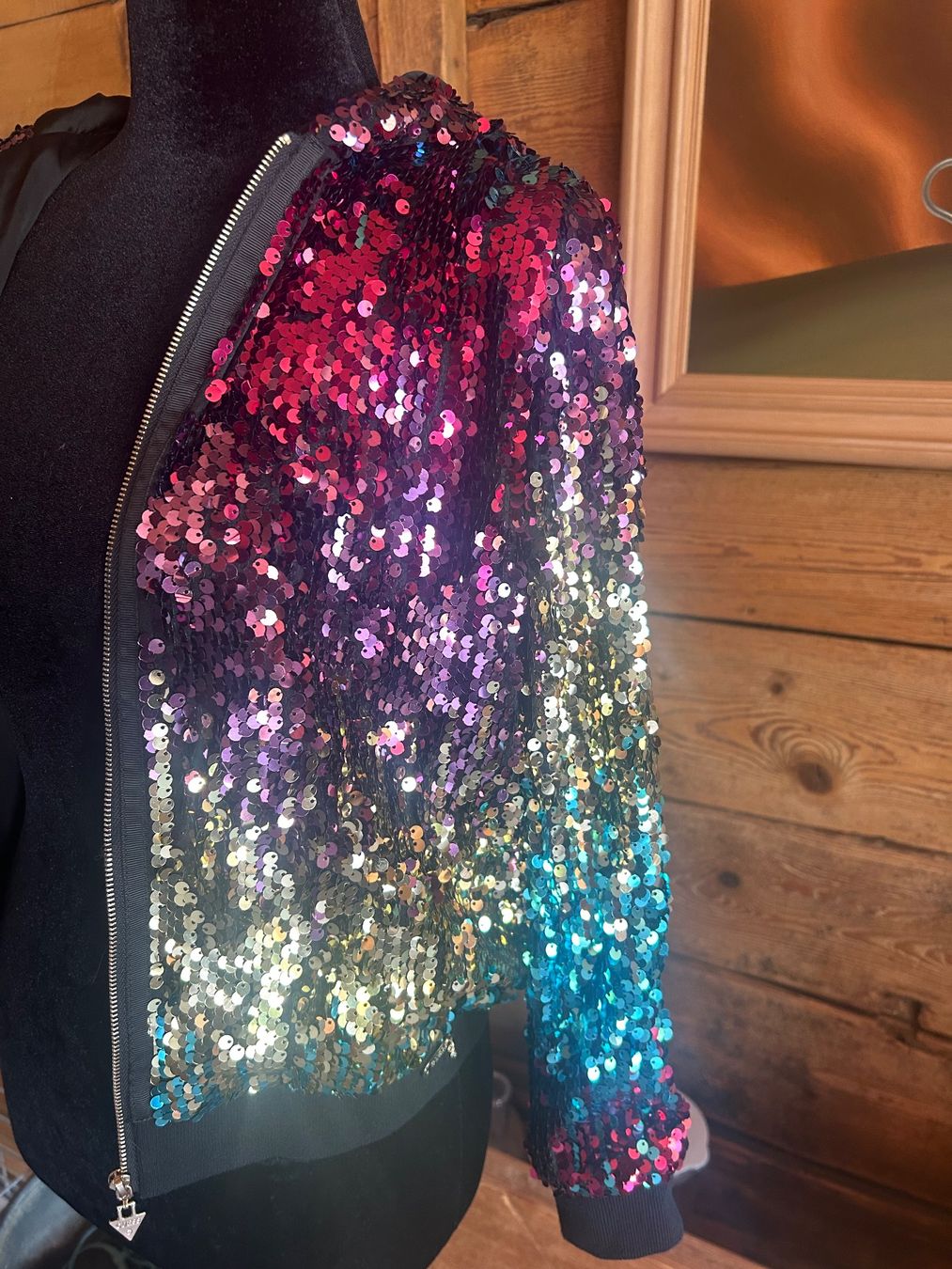 Guess Giacche & Cappotti: Guess bombers à sequins – Usato da Val-d'Illiez venduto da Dombou 1