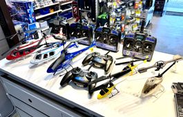 Lot de 5 hélicoptères radiocommandés + radiocommande