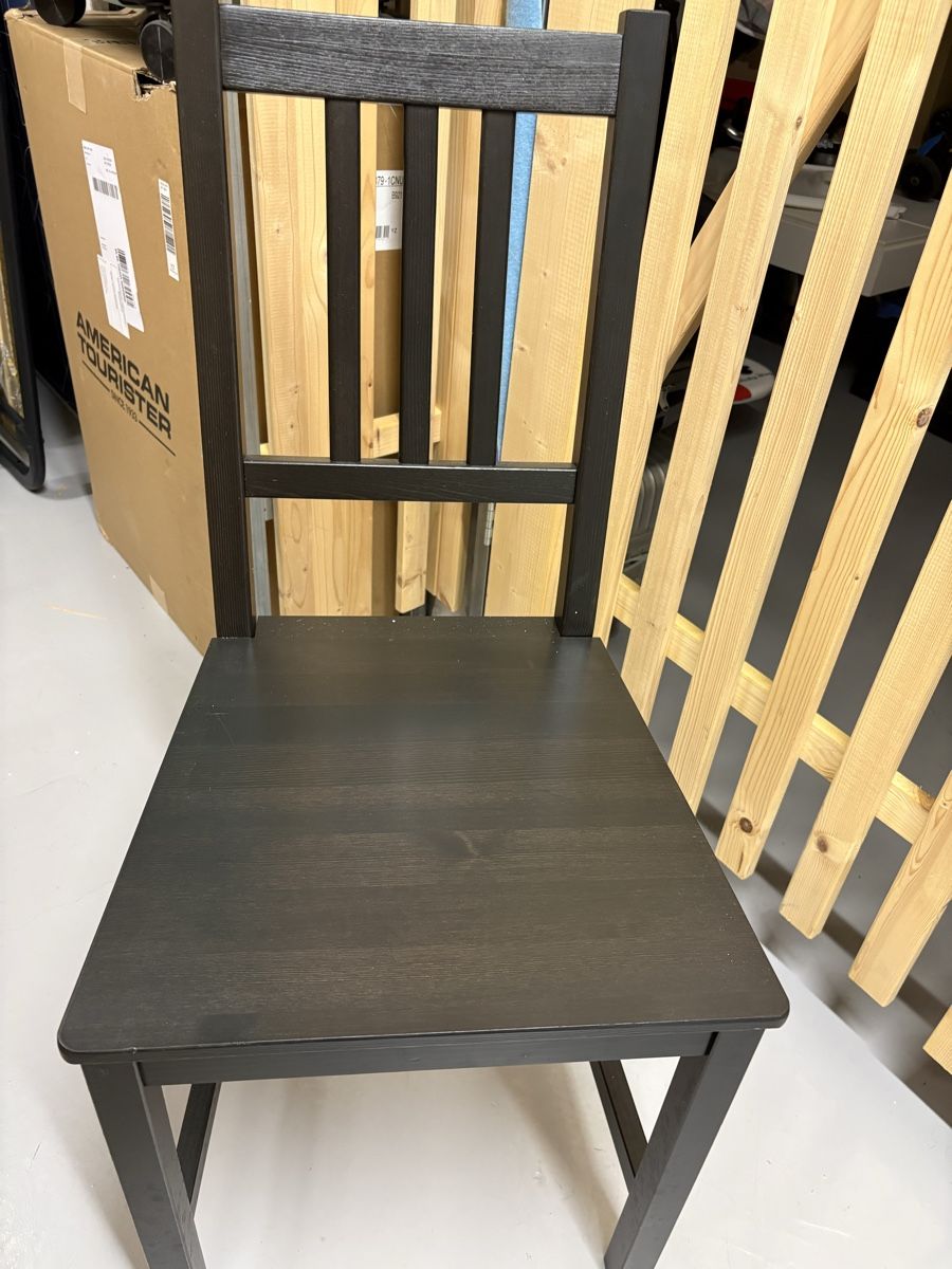 Ikea Chaises: 4 chairs for free – D'occasion à Nyon par den_b9 1