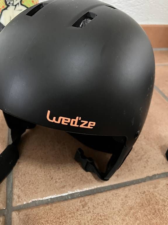Decathlon Caschi: Casque ski enfant 3-4ans – Usato da St-Légier-Chiésaz venduto da 38y_fz72 3
