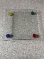 Glasschale Quadrat mit 4 farbigen Kugeln