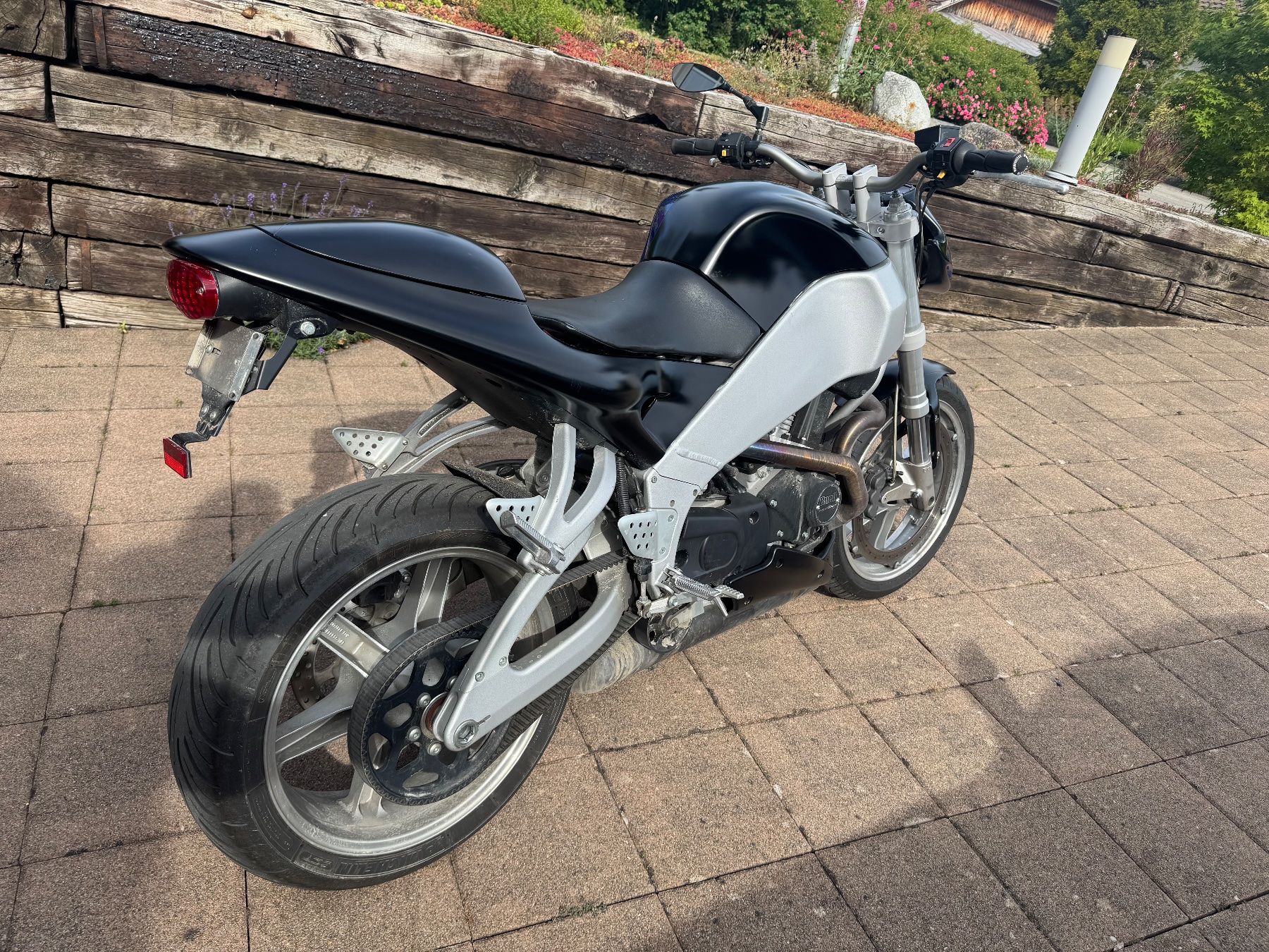 Buell Strada: Buell Firebolt XB9R Schwarz/Blau – Usato da Vinelz venduto da v2v8 2