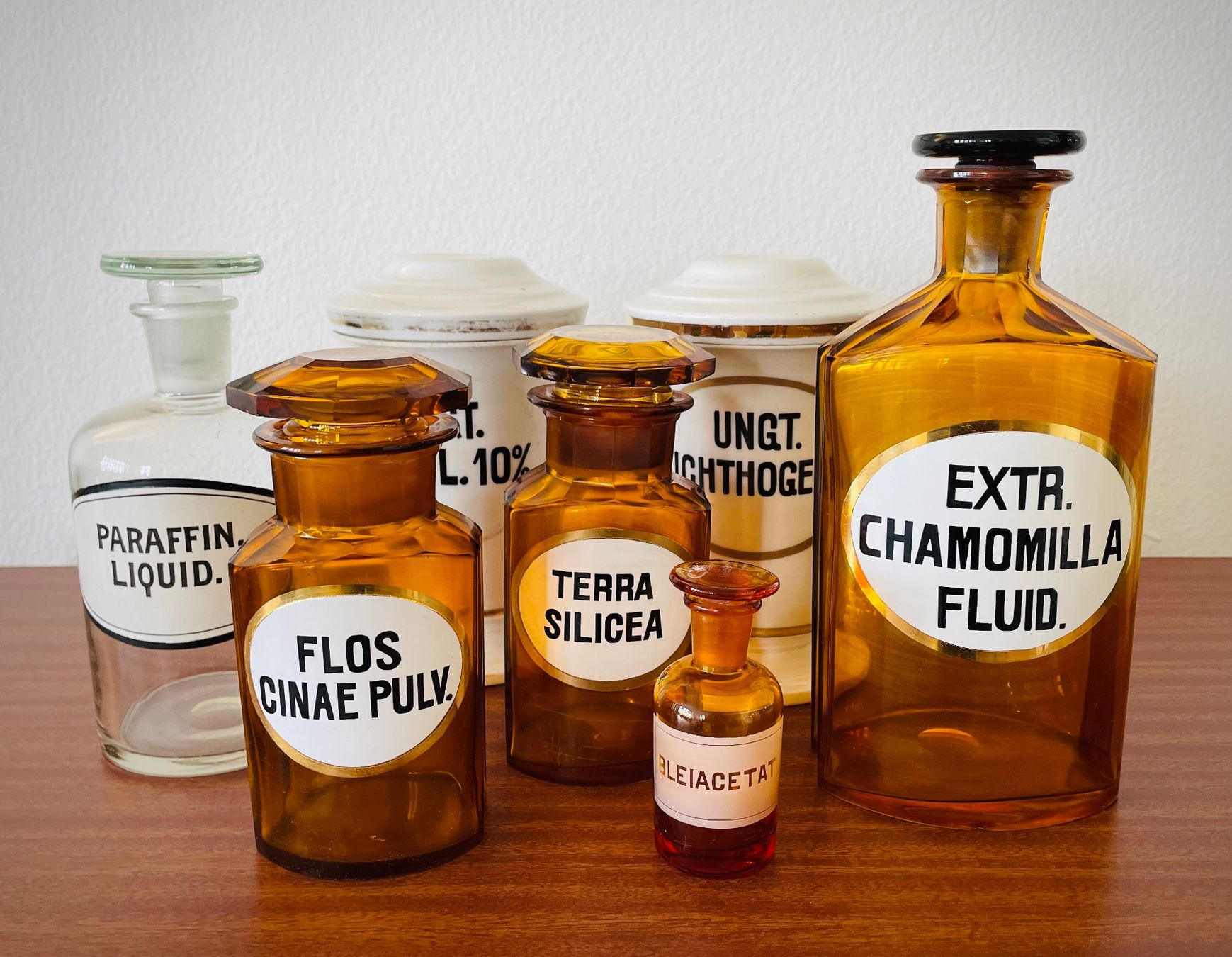Accessori da laboratorio: Antike Apotheker-Gefässe (7 Stück) – Usato da Basel venduto da BS808