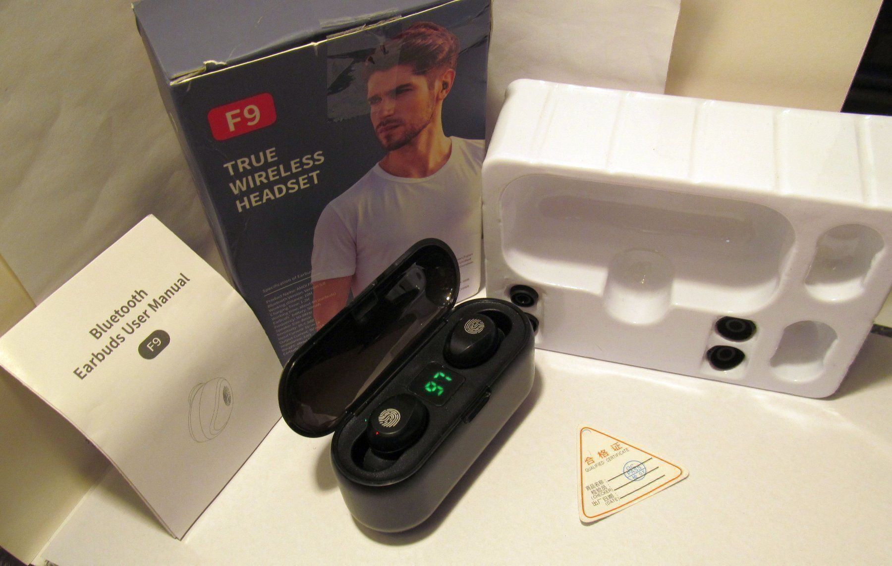 Casques audio: NEU Earbuds Bluetooth Wireless Headset – Neuf avec emballage d'origine à St. Margarethen TG par ursk10 5