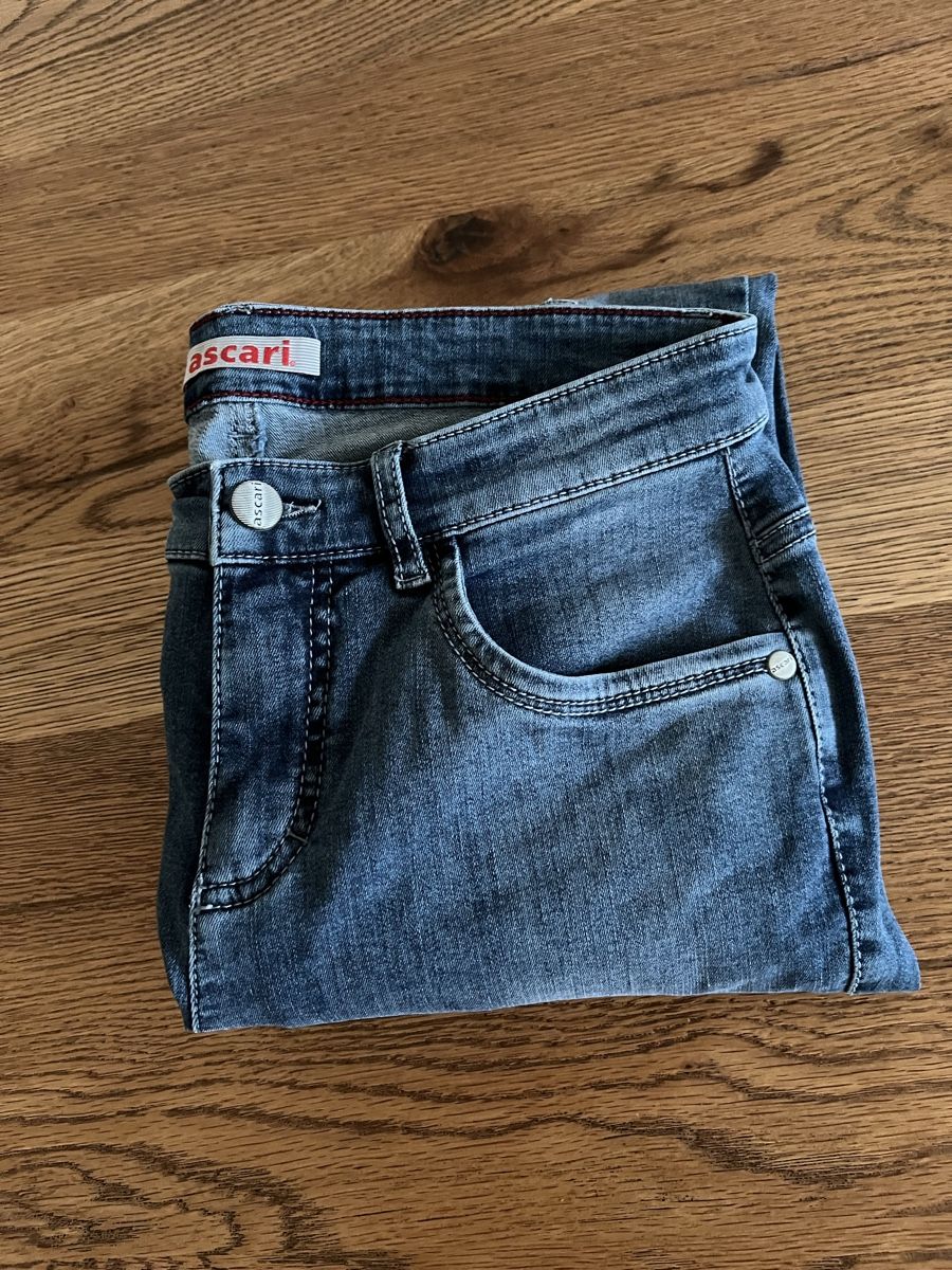 Jeans: Jeans  – Neuf (Voir description) à Schliern b. Köniz par medion3098