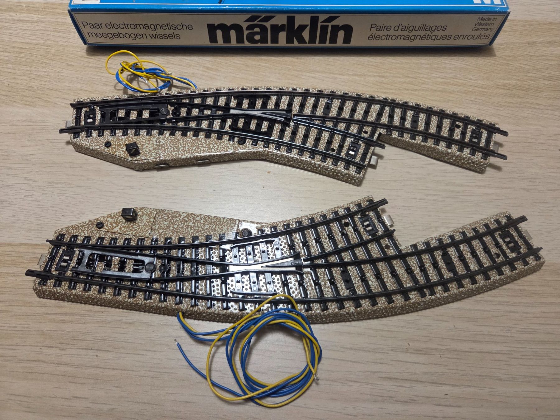 Märklin Modelleisenbahnen: Märklin 5140 Bogenweichenpaar H0 – Neu und originalverpackt aus St-Aubin-Sauges von Lo_Go 1