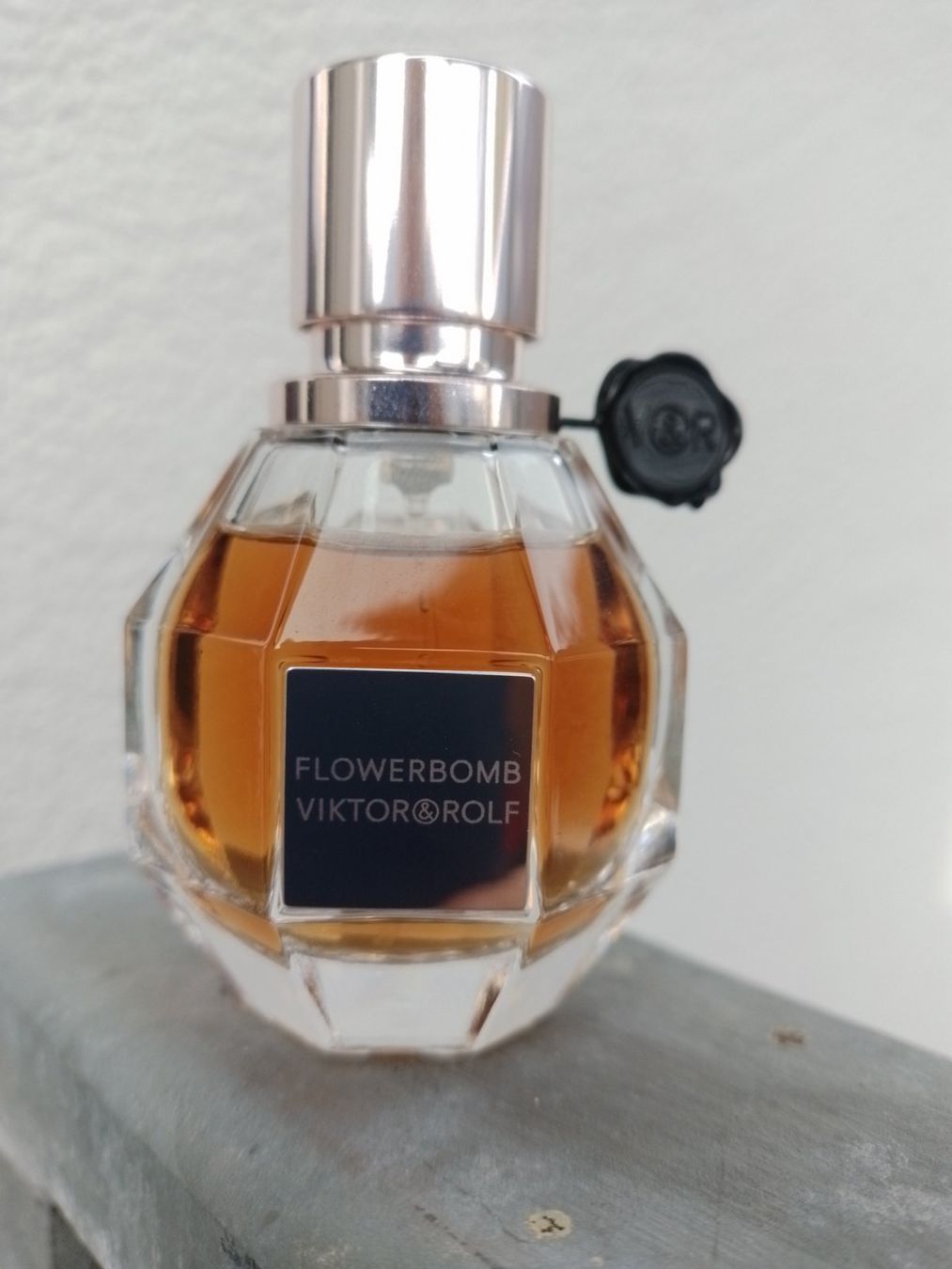 Profumi & Eau de Toilette: viktor&rolf flowerbomb original – Usato da Flums venduto da Inna77