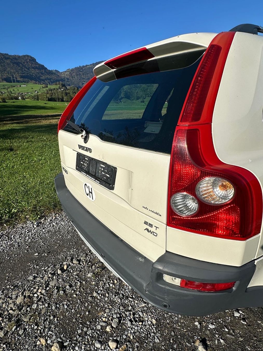 Volvo Autos: Volvo XC90 2.5 AWD mit MFK – Gebraucht aus Steinen von FIN 4