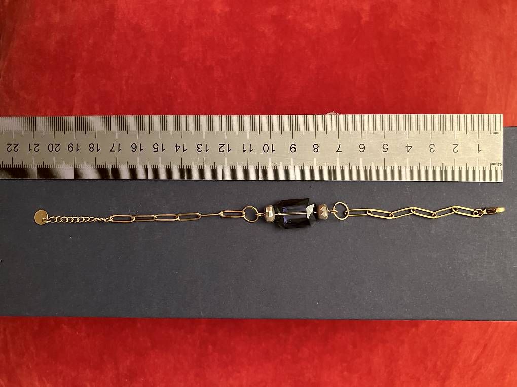 Bracciali & Braccialetti: Modisches Armband mit geschliffenen Glassteinen – Usato da St. Gallen venduto da jbr_q7tx 3