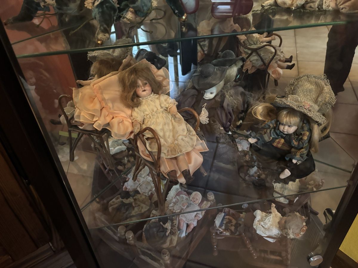 Bambole: Puppen aus Sammlung auf Wunsch mit Vitrine – Usato da Grellingen venduto da Grillerino1349 5