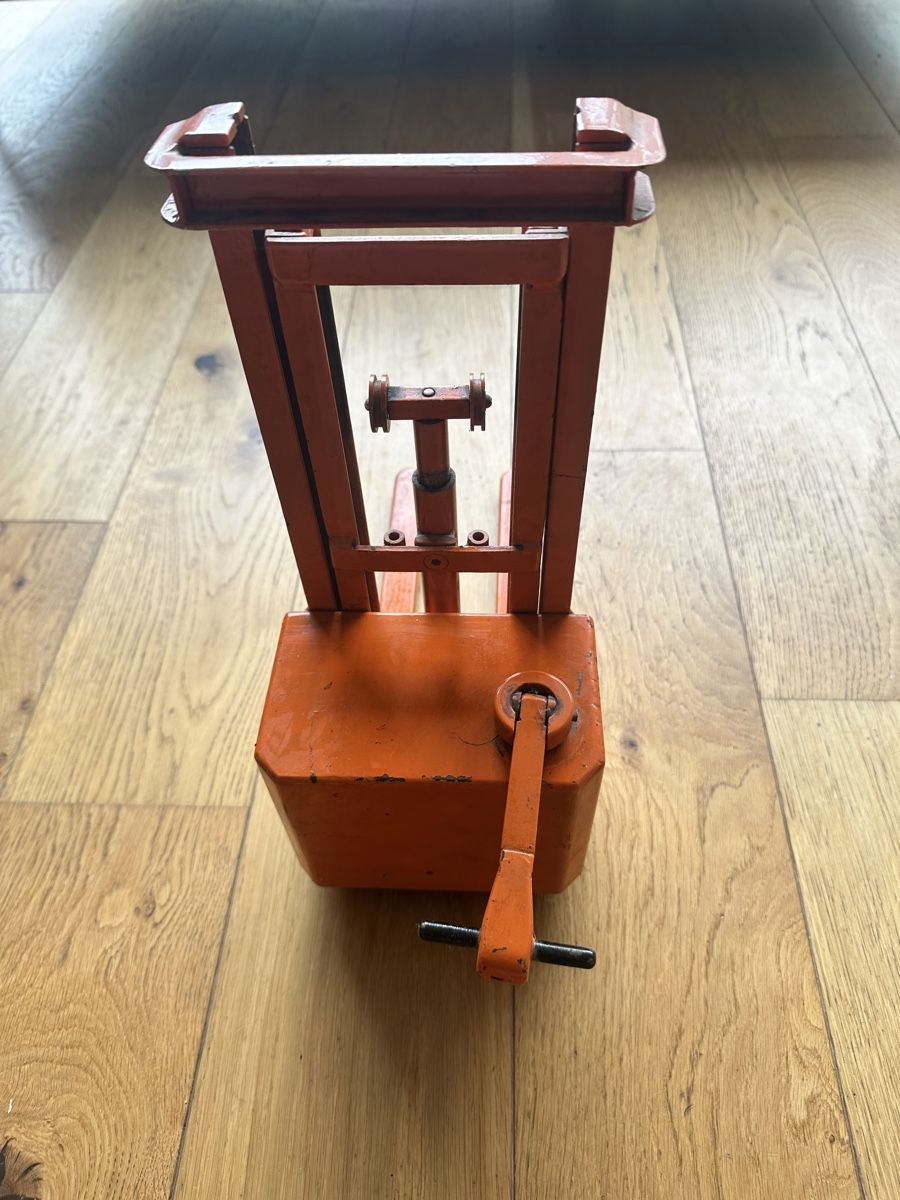 Carrelli elevatori e a forche: Robuster Gabelstapler / Hubwagen Modell, Orange, Metal – Usato da Basel venduto da jul_fz98 1