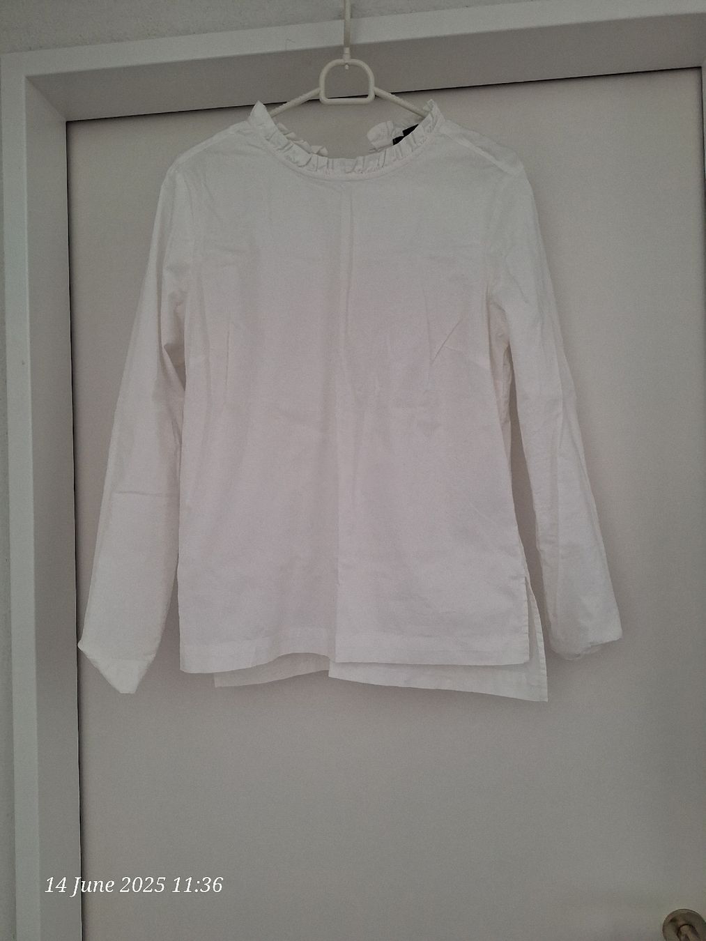Blusen: Esmsra White Long Sleeve Blouse, Size 42, spring look – Neu (gemäss Beschreibung) aus Marin-Epagnier von Natasa82