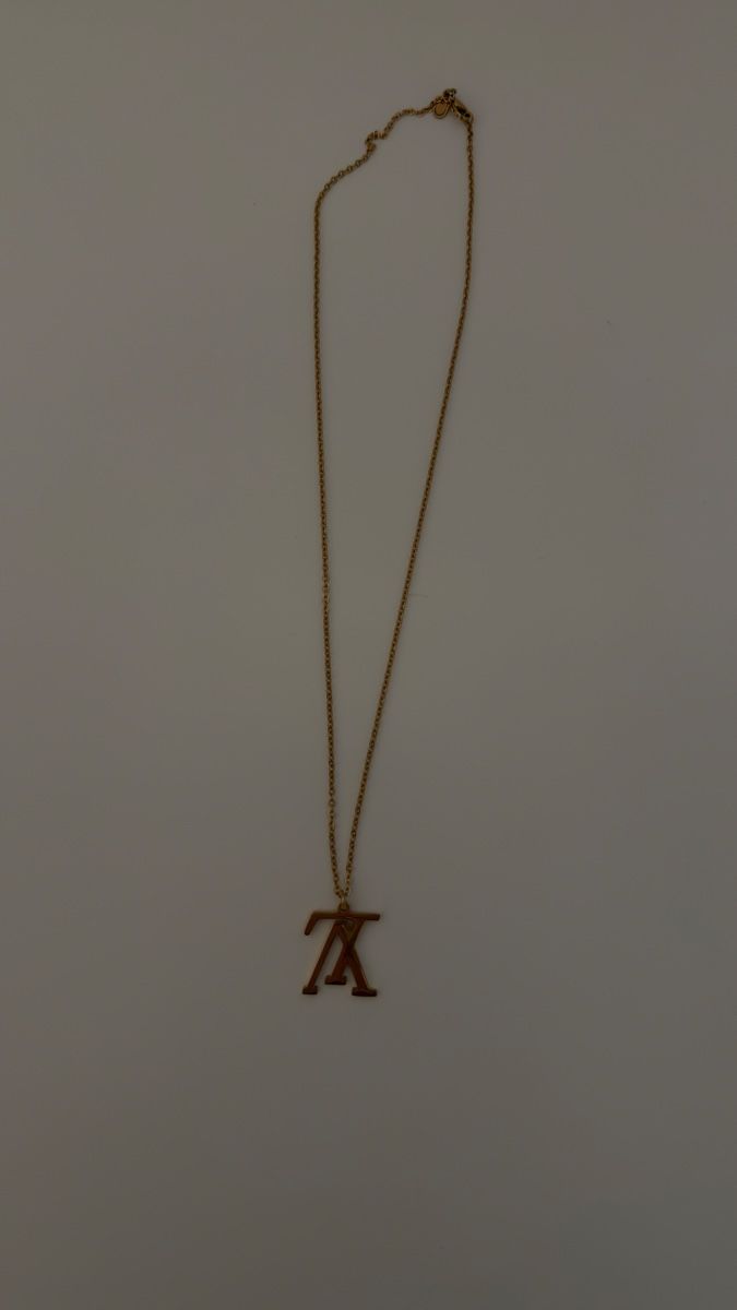 Catenine: Collier pendentif LV 50cm – Nuovo (secondo la descrizione) da Vevey venduto da diogodasilva_