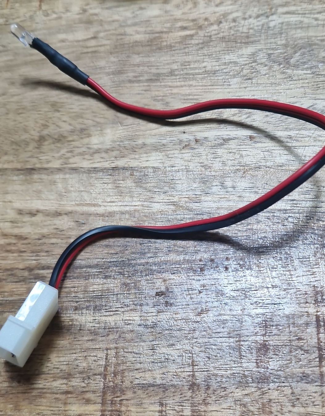 Câbles: LED Switch Cable with Connector, Acceptable Condition – D'occasion à Niedergösgen par shpenko 2