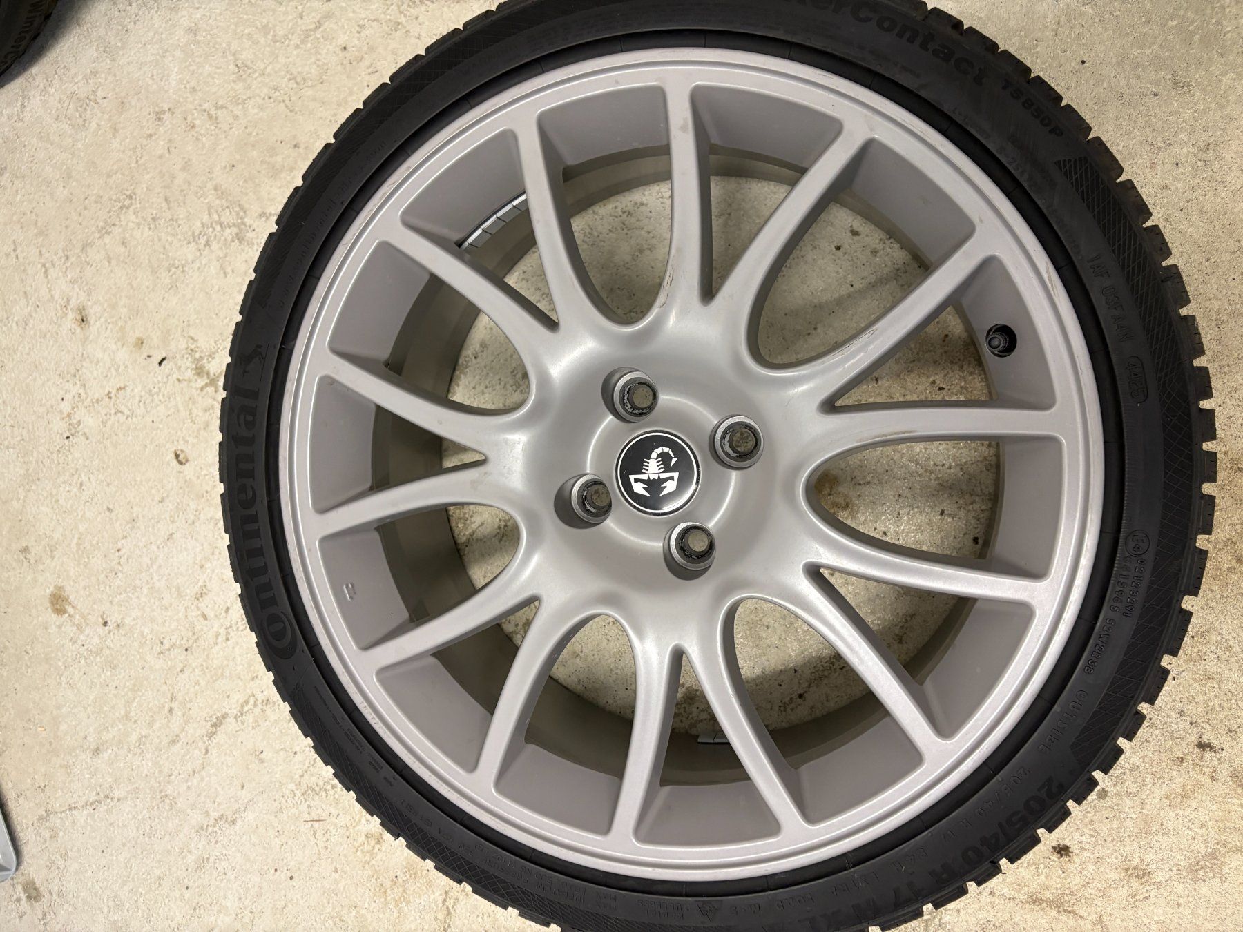 Abarth Pneumatici & Ruote complete: Winterrad – Usato da Gerlafingen venduto da Tulpen1