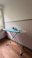 Dampfbügeleisen und Bügelbrett zum Abholen