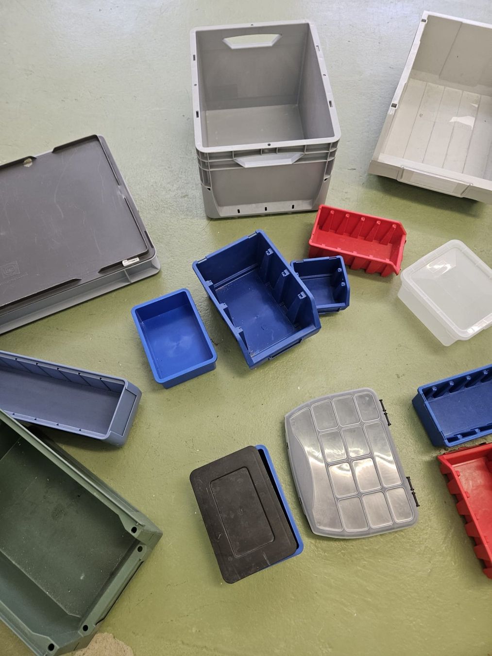 Contenitori & Simili: Boxen Konvolut gemischt – Usato da Winterthur venduto da Moineau_Mechanics 2