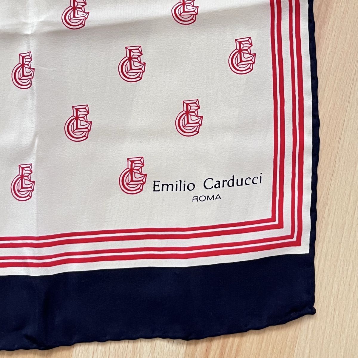 Foulards, Tücher & Schals: Foulard écharpe en soie vintage  – Neu (gemäss Beschreibung) aus Vuisternens-devant-Romont von ribouldog 1