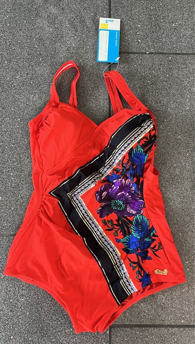 Costumi da bagno & Bikini: Nagelneuer Badeanzug Gr.40B – Nuovo e nell'imballaggio originale da Hünenberg See venduto da spartakus02