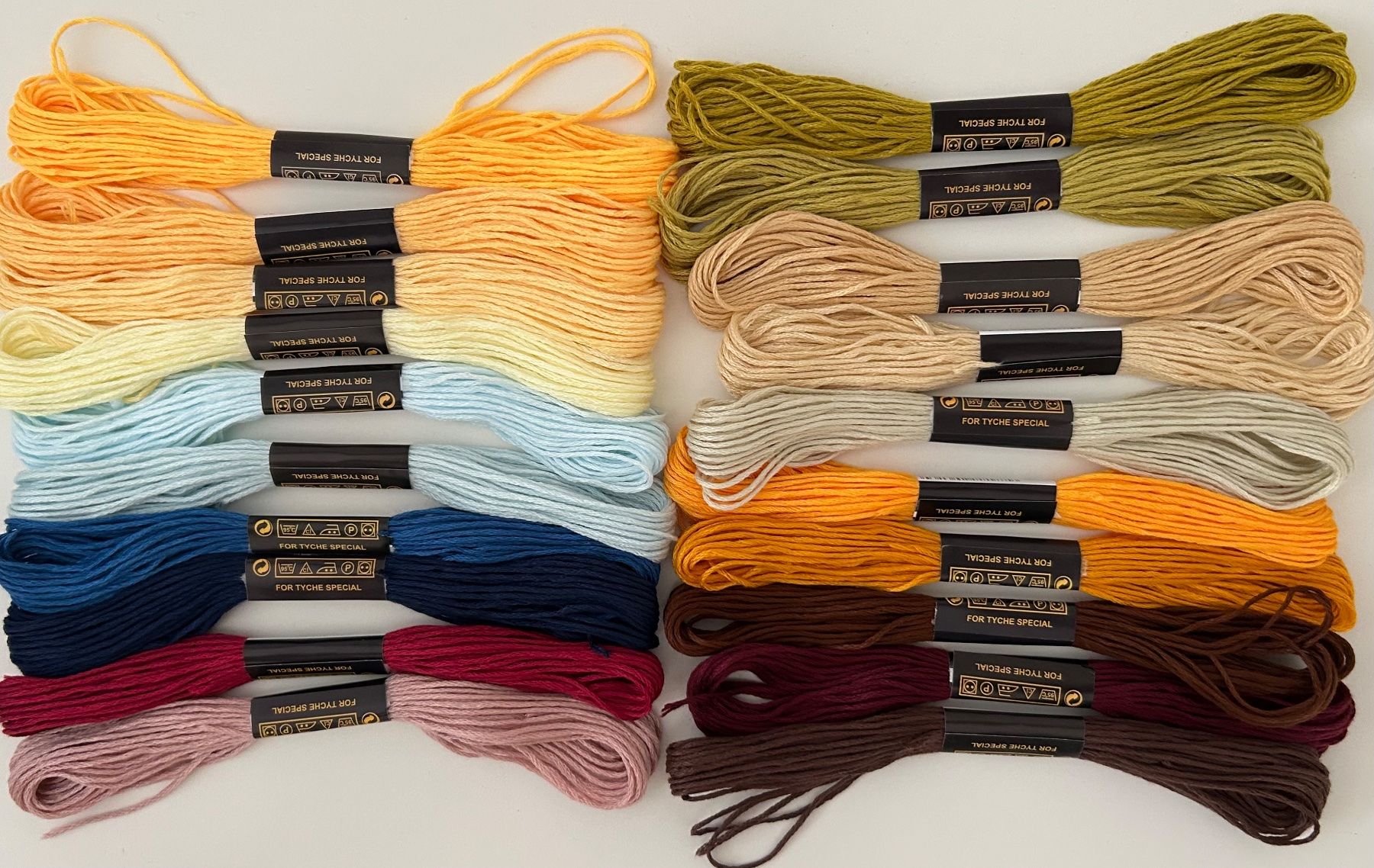 Cordicelle & Fili: 20x Garn / Stickgarn, Neu – Nuovo e nell'imballaggio originale da Geneve venduto da vane267